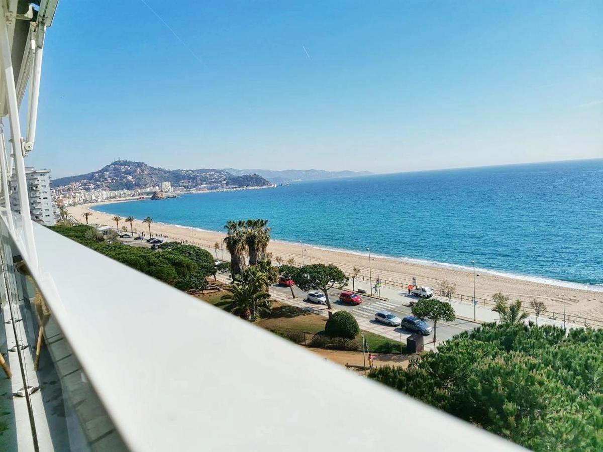 Seafront Apartment In בלאנס מראה חיצוני תמונה
