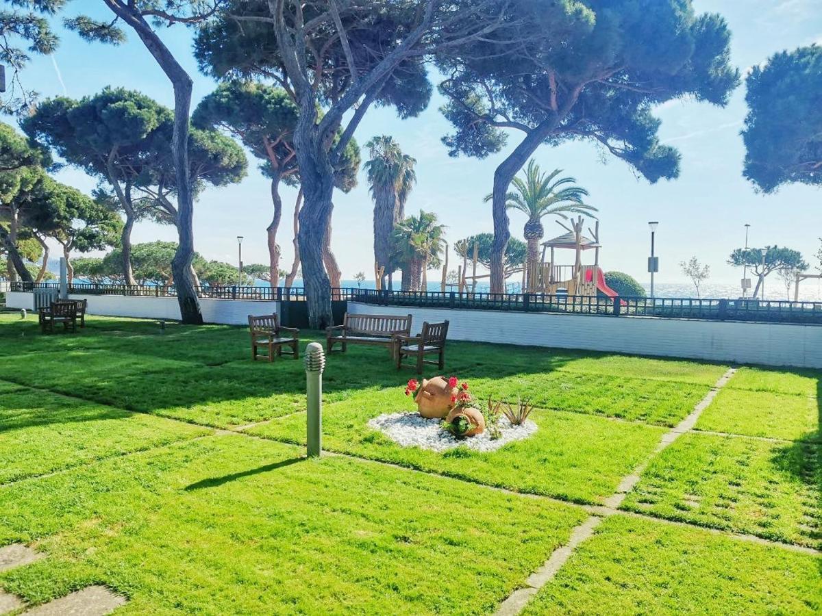 Seafront Apartment In בלאנס מראה חיצוני תמונה