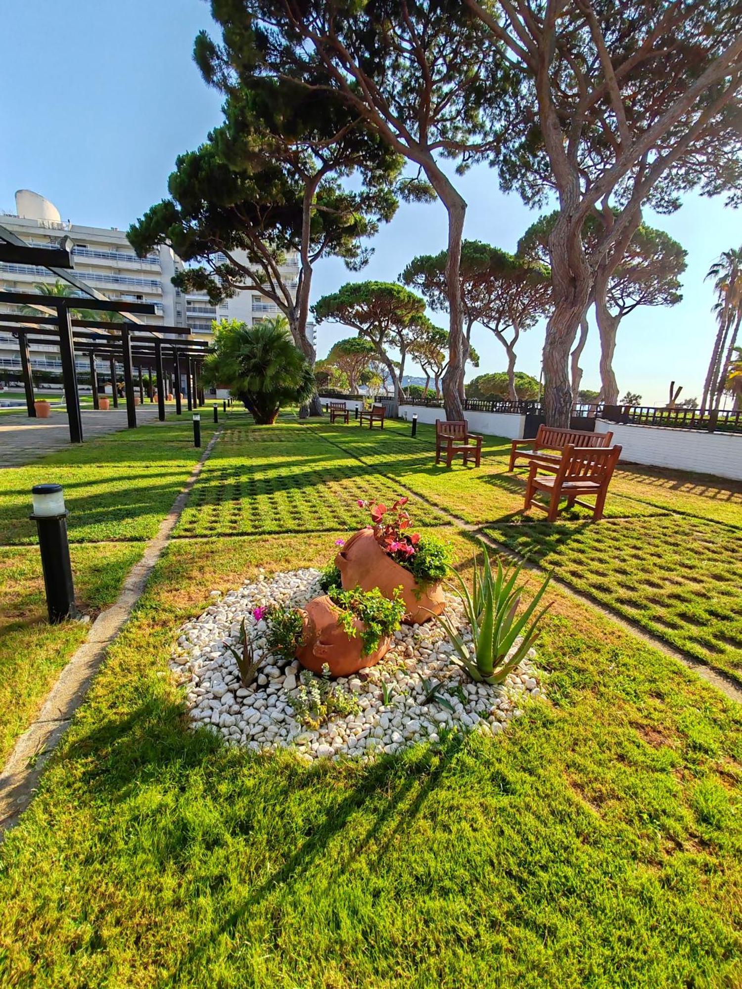Seafront Apartment In בלאנס מראה חיצוני תמונה